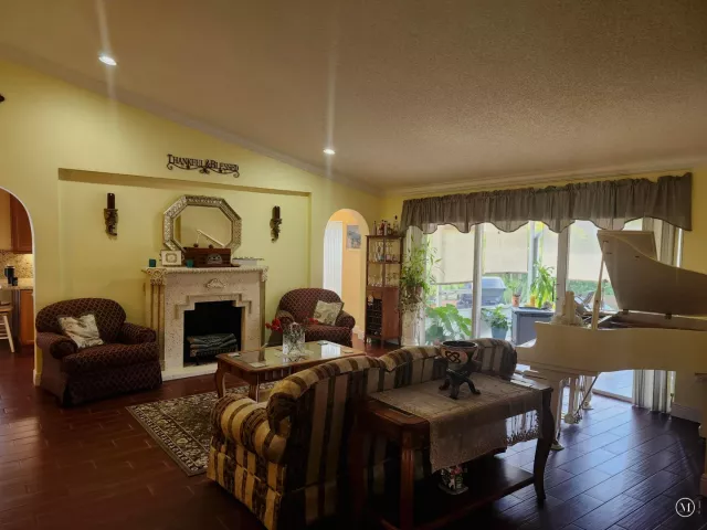 Продажа дома по адресу 120 NW 189th Avenue NW - фото 9267224