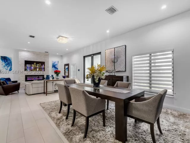 Продажа дома по адресу 1201 SW 92nd Ave - фото 8865162