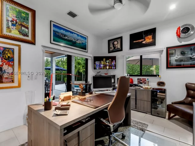 Продажа дома по адресу 1201 SW 92nd Ave - фото 8865167