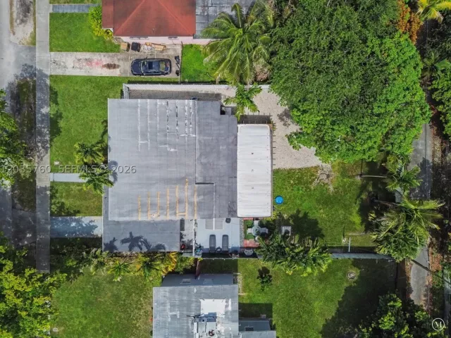 Продажа дома по адресу 960 NE 146th St - фото 8960178