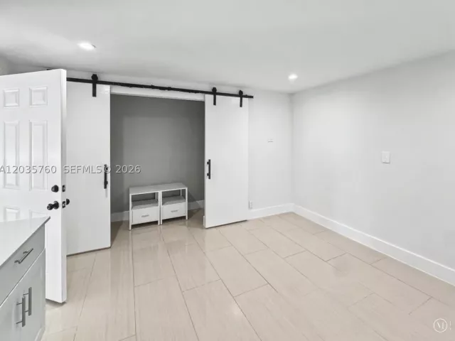 Продажа дома по адресу 960 NE 146th St - фото 8960184