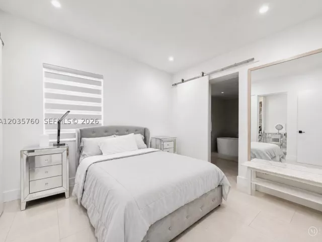 Продажа дома по адресу 960 NE 146th St - фото 8960166