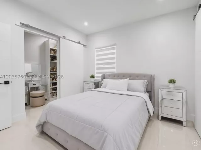 Продажа дома по адресу 960 NE 146th St - фото 8960169