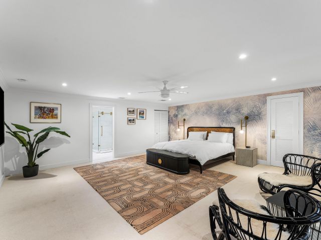Продажа дома по адресу 247 SE 3rd Avenue - фото 8124776
