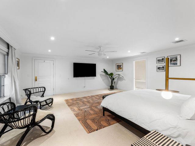 Продажа дома по адресу 247 SE 3rd Avenue - фото 8124811