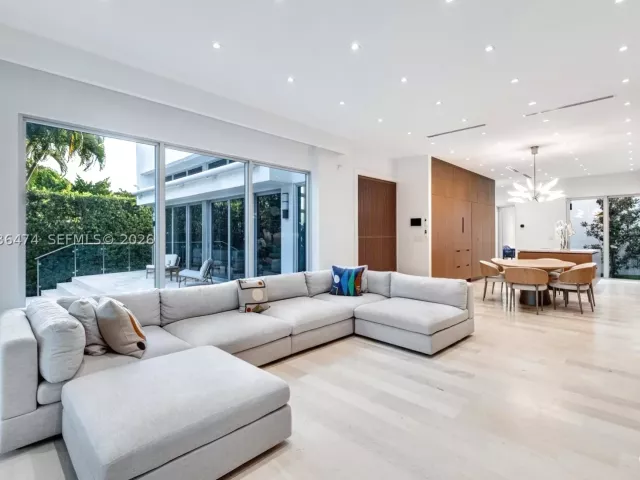 Продажа дома по адресу 470 S Shore Dr - фото 8135627
