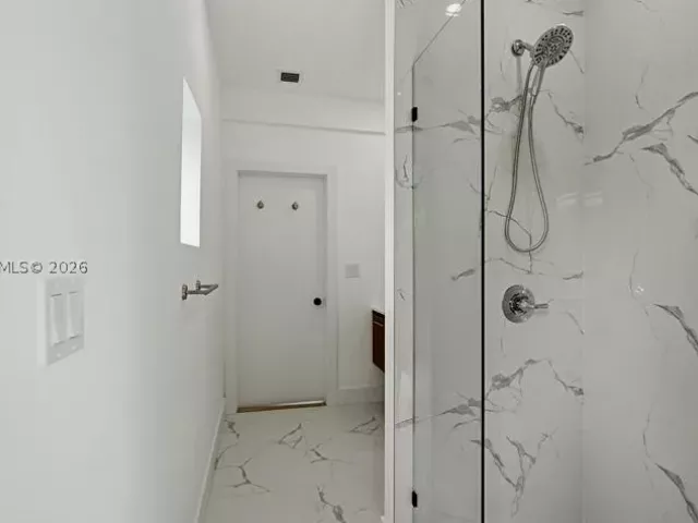 Продажа дома по адресу 1140 NE 201st Ter - фото 9377500