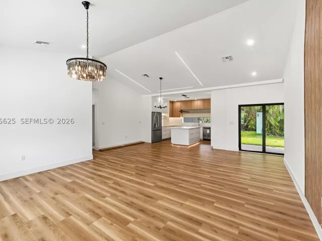 Продажа дома по адресу 1140 NE 201st Ter - фото 9377502