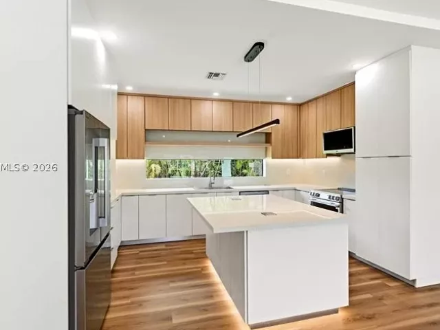 Продажа дома по адресу 1140 NE 201st Ter - фото 9377508