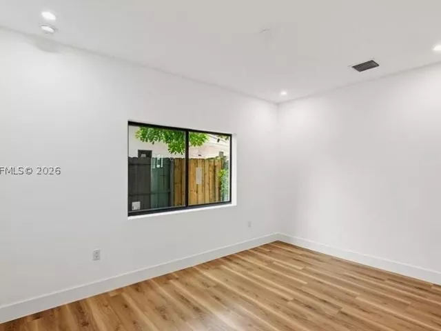 Продажа дома по адресу 1140 NE 201st Ter - фото 9377511