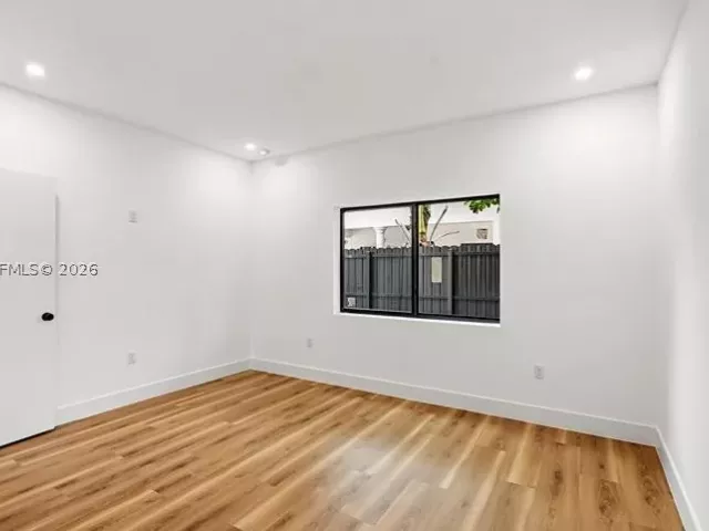Продажа дома по адресу 1140 NE 201st Ter - фото 9377512