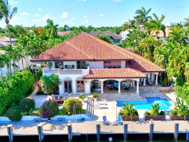 Продажа дома по адресу 2740 NE 17th Street - фото 8899973