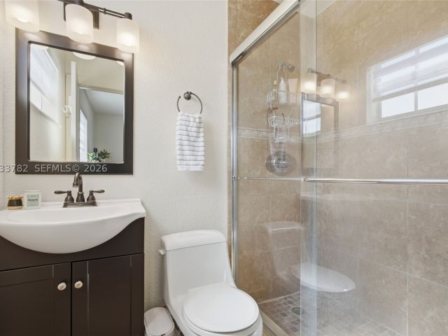 Продажа дома по адресу 7151 SW 14th St - фото 9454748