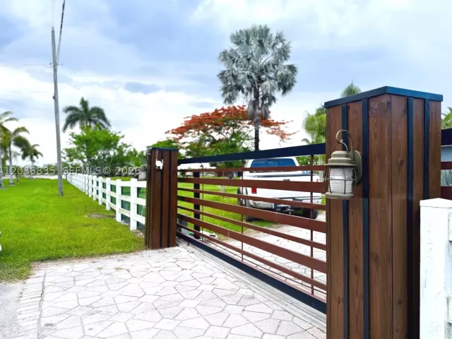 Продажа дома по адресу 21217 SW 160 ST - фото 8860501