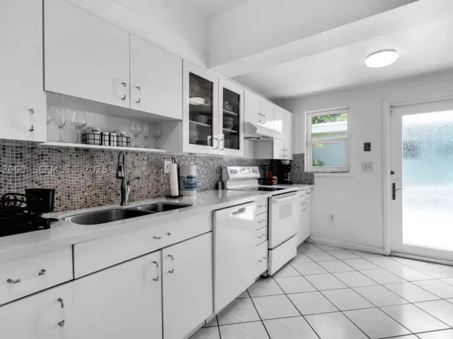 Продажа дома по адресу 520 SW 22 rd - фото 9169948