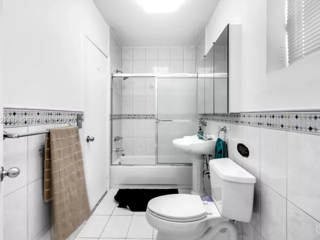 Продажа дома по адресу 520 SW 22 rd - фото 9169970