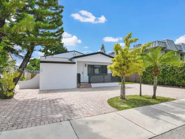 Продажа дома по адресу 85 SW 30th Ave - фото 8910492