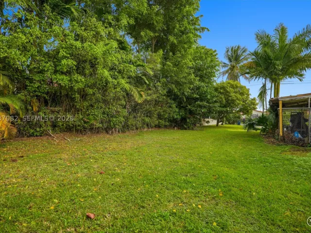 Продажа дома по адресу 300 SW 123rd Ave - фото 8870634
