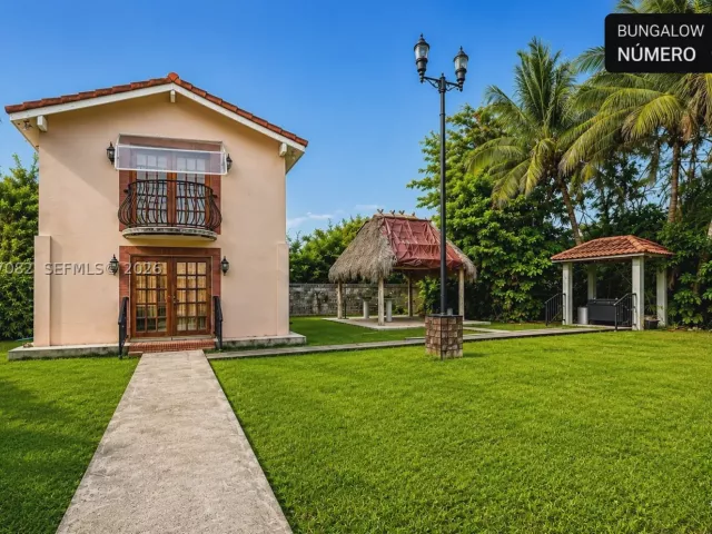Продажа дома по адресу 300 SW 123rd Ave - фото 8870635