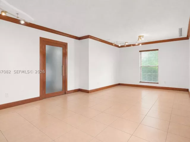 Продажа дома по адресу 300 SW 123rd Ave - фото 8870625
