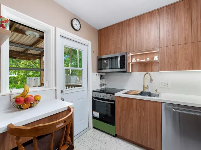 Продажа дома по адресу 1535 Dewey Street - фото 8868081