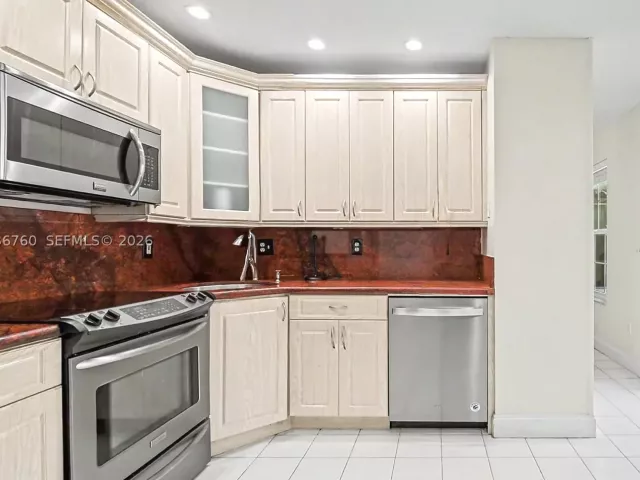 Продажа дома по адресу 10994 Neptune Dr - фото 8867215