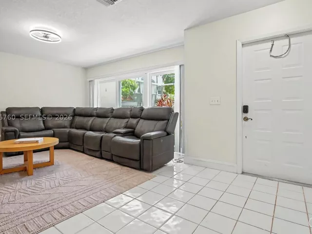 Продажа дома по адресу 10994 Neptune Dr - фото 8867202