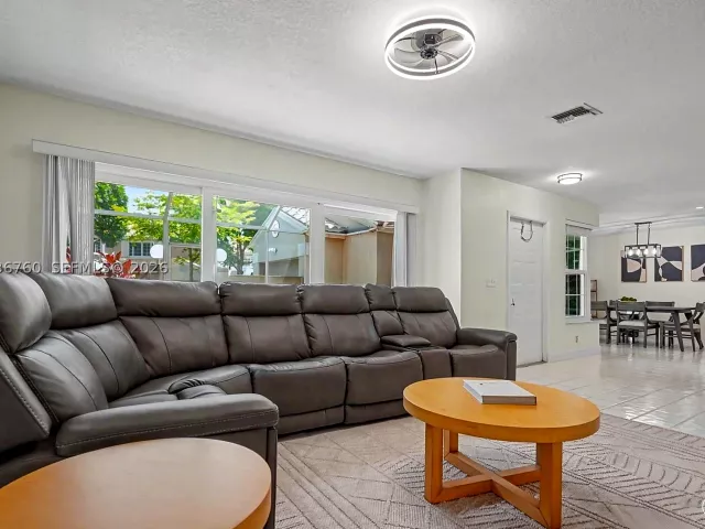 Продажа дома по адресу 10994 Neptune Dr - фото 8867203