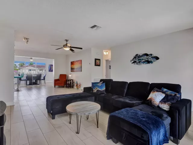 Продажа дома по адресу 2265 SE 12th Street - фото 8896710