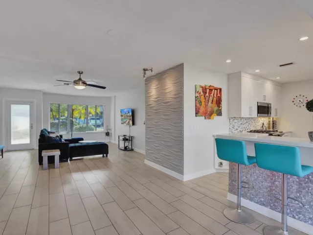 Продажа дома по адресу 2265 SE 12th Street - фото 8896713