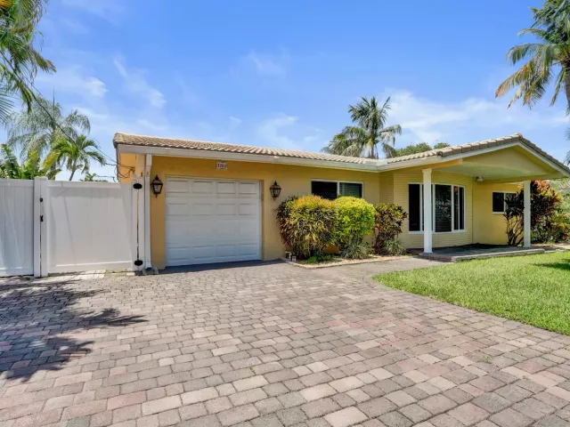 Продажа дома по адресу 2265 SE 12th Street - фото 8896703