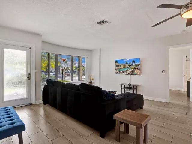 Продажа дома по адресу 2265 SE 12th Street - фото 8896708