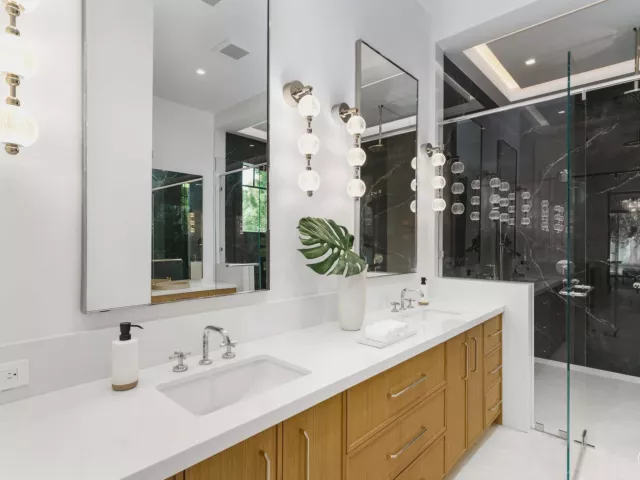 Продажа дома по адресу 720 NW 3rd Avenue - фото 9376064