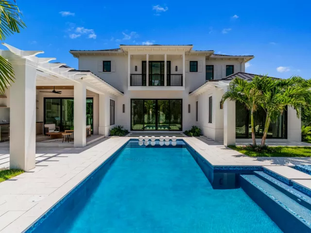Продажа дома по адресу 720 NW 3rd Avenue - фото 9376054