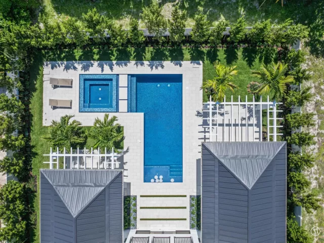 Продажа дома по адресу 720 NW 3rd Avenue - фото 9376081