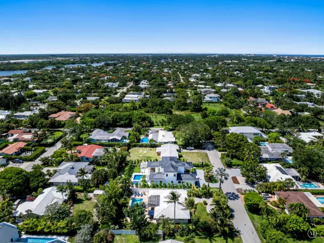 Продажа дома по адресу 720 NW 3rd Avenue - фото 9376089