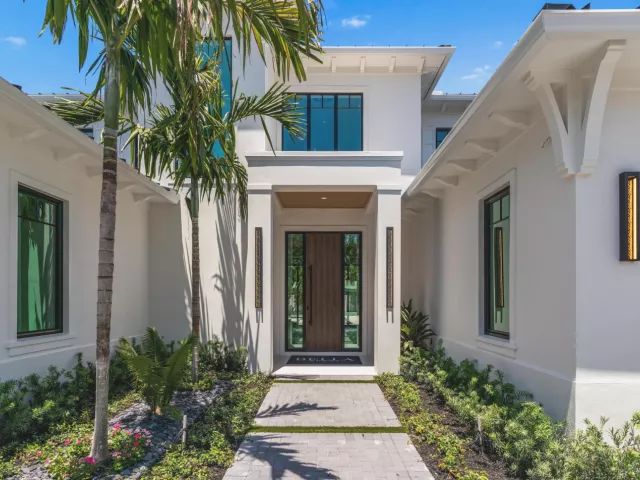 Продажа дома по адресу 720 NW 3rd Avenue - фото 9376056