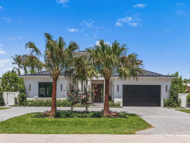 Продажа дома по адресу 720 NW 3rd Avenue - фото 9376101