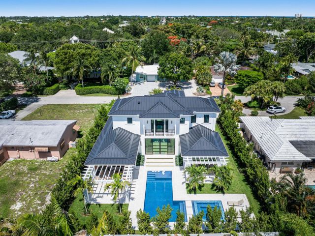 Продажа дома по адресу 720 NW 3rd Avenue - фото 9376091