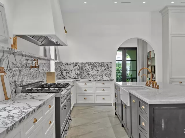 Продажа дома по адресу 545 San Antonio Ave - фото 8894803