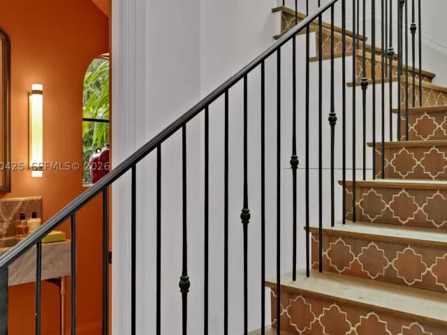Продажа дома по адресу 545 San Antonio Ave - фото 8894805