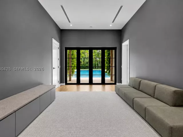 Продажа дома по адресу 545 San Antonio Ave - фото 8894811