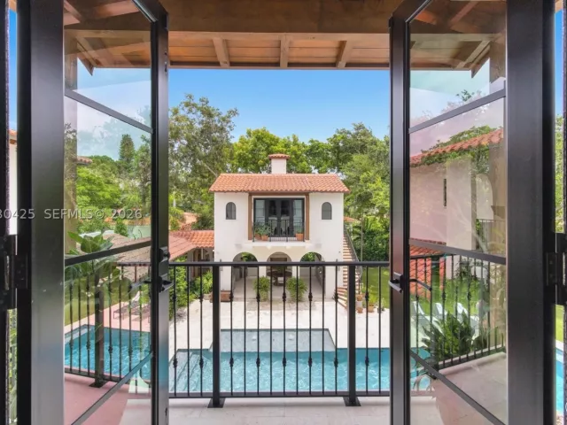 Продажа дома по адресу 545 San Antonio Ave - фото 8894813