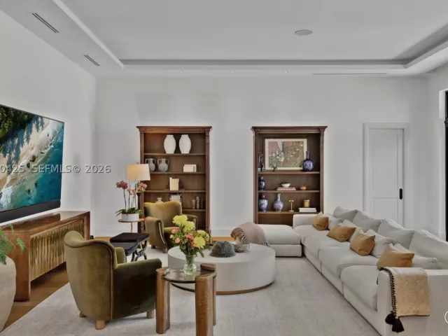 Продажа дома по адресу 545 San Antonio Ave - фото 8894800