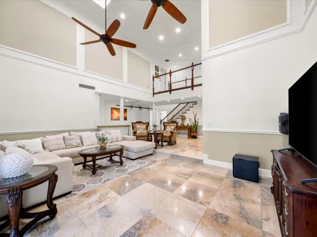 Продажа дома по адресу 1111 Cherlynn Terrace - фото 8901352