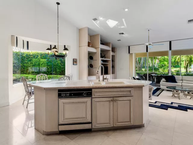 Продажа дома по адресу 17571 Bocaire Way - фото 9039356