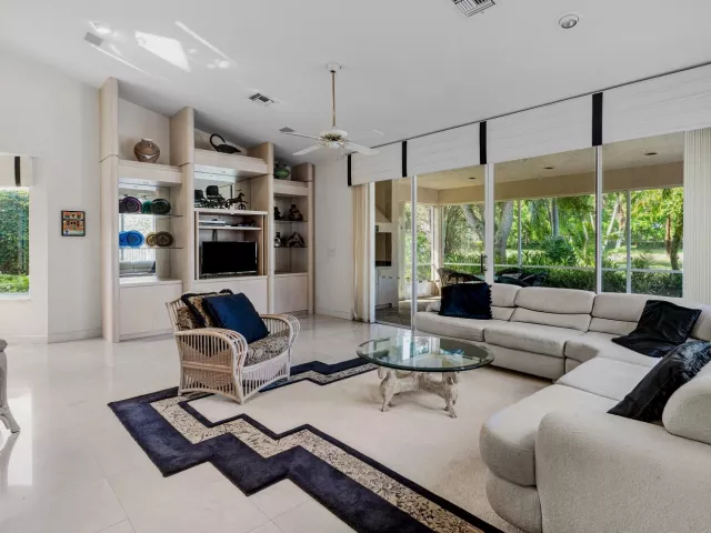 Продажа дома по адресу 17571 Bocaire Way - фото 9039360
