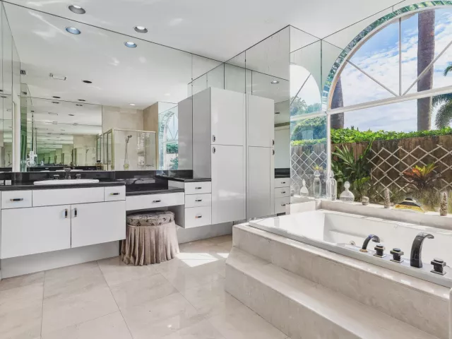 Продажа дома по адресу 17571 Bocaire Way - фото 9039366