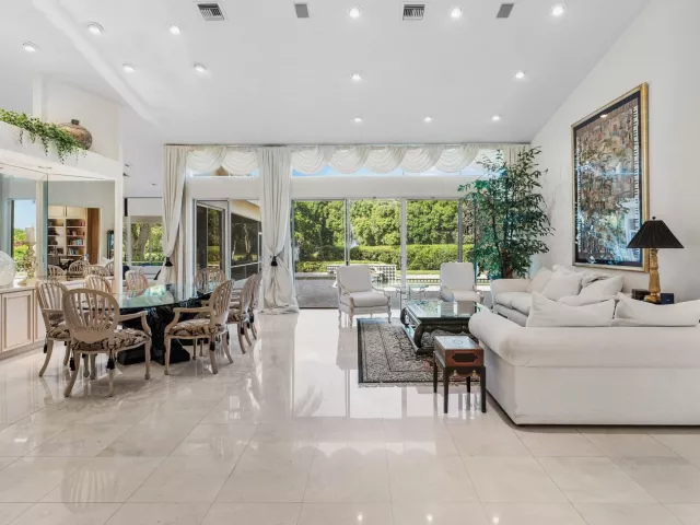 Продажа дома по адресу 17571 Bocaire Way - фото 9039352
