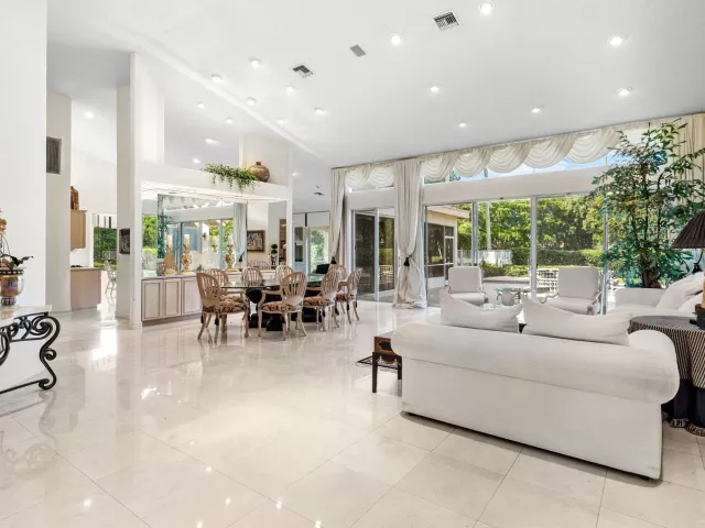 Продажа дома по адресу 17571 Bocaire Way - фото 9039353